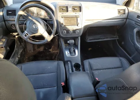 2010 Volkswagen Jetta Se z USA, uszkodzony, nr VIN 3VWRZ7AJ3AM052361